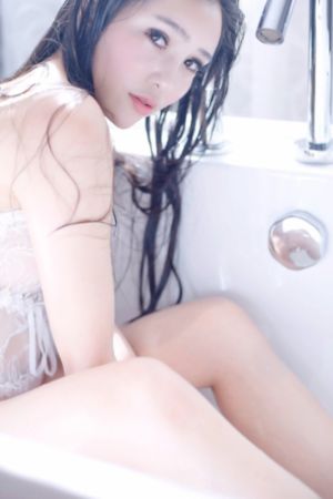 我的嫩模女友中文字幕_DVD在线视频播放
